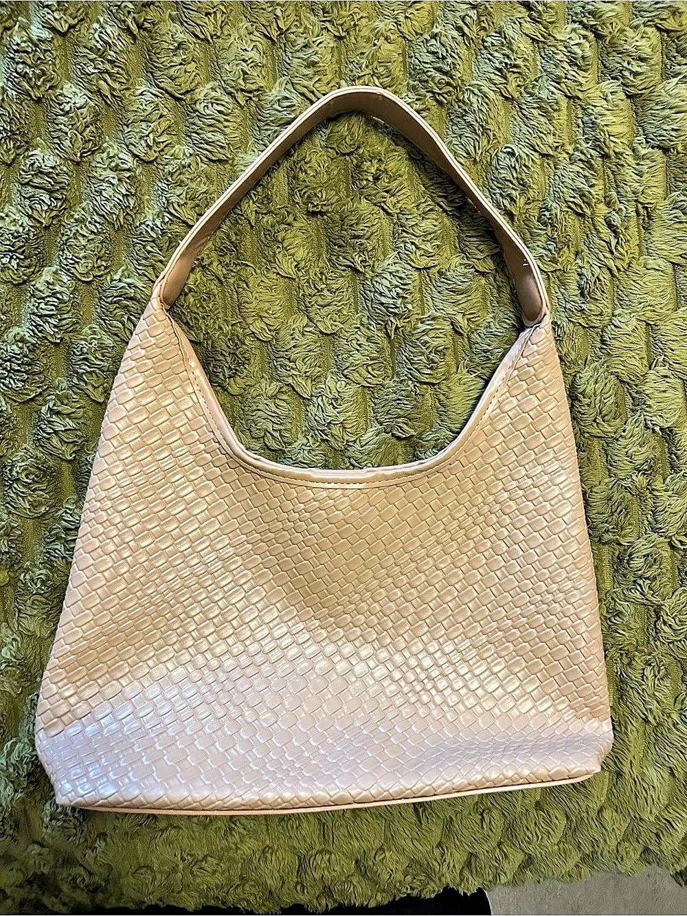 Woven Hobo Bag in Beige Like New